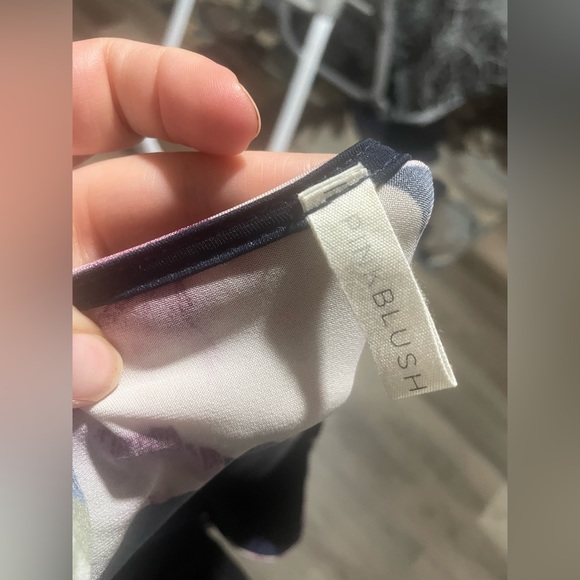 Pink Blush Maternity L navy back ground with floral print and tie front - Picture 4 of 4